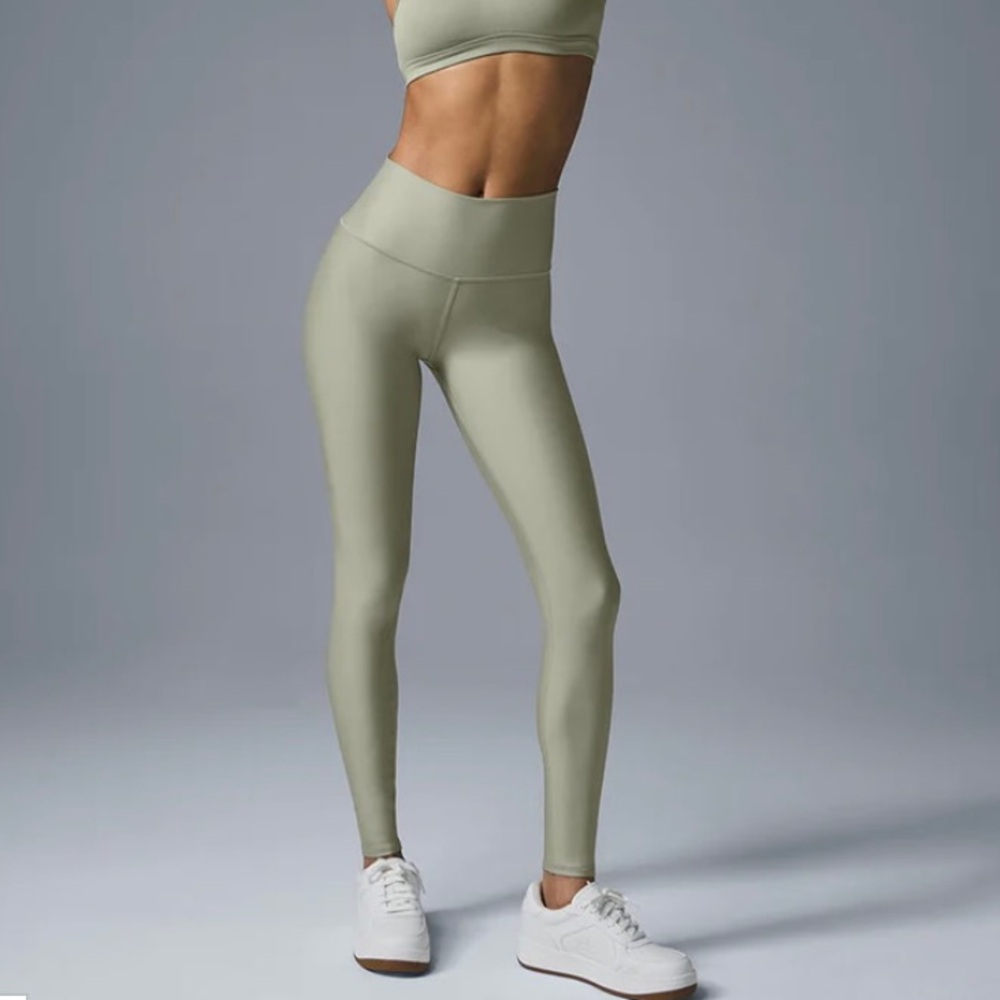 BNWT Alo high-waist airlift legging
